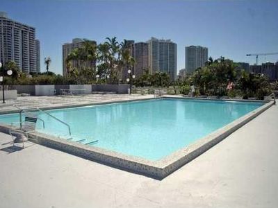 3625 N Country Club Dr APT 2504, Aventura, FL, 33180