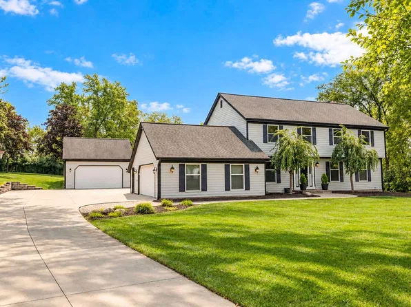 12050 N Maryhill COURT, Mequon, WI 53092