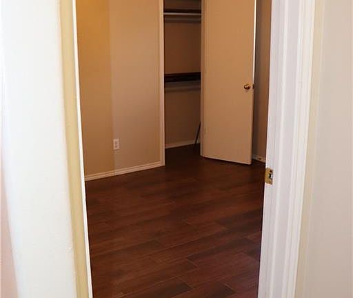 4th image of 2813 E Diedorf Dr