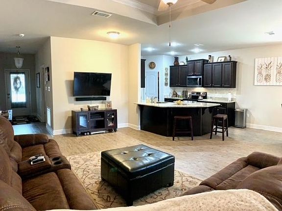 5th image of 14033 Waterford Cir
