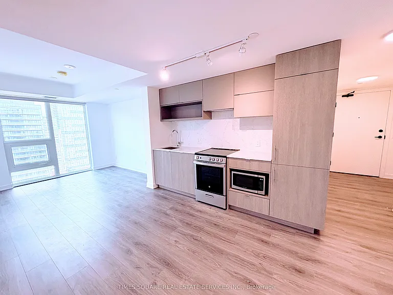 100 Queen St E #3310 — Photo 9