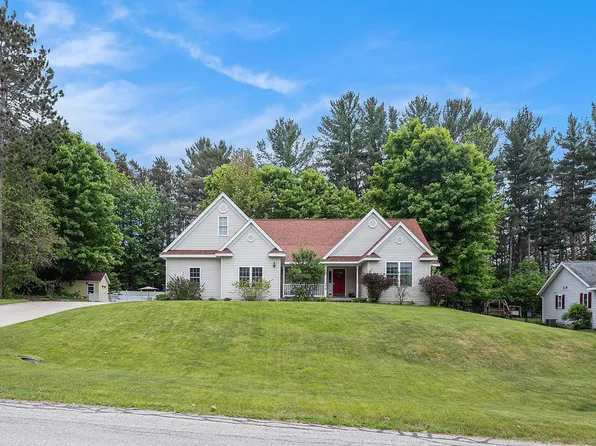 779 Chickadee Ln, Kingsley, MI 49649