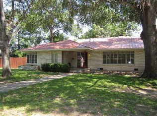 509 Wheelock St, Hearne, TX 77859
