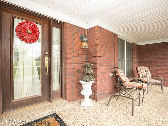 3rd image of 174 Oak Park Ct