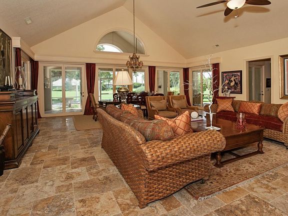5th image of 124 Plantation Cir S