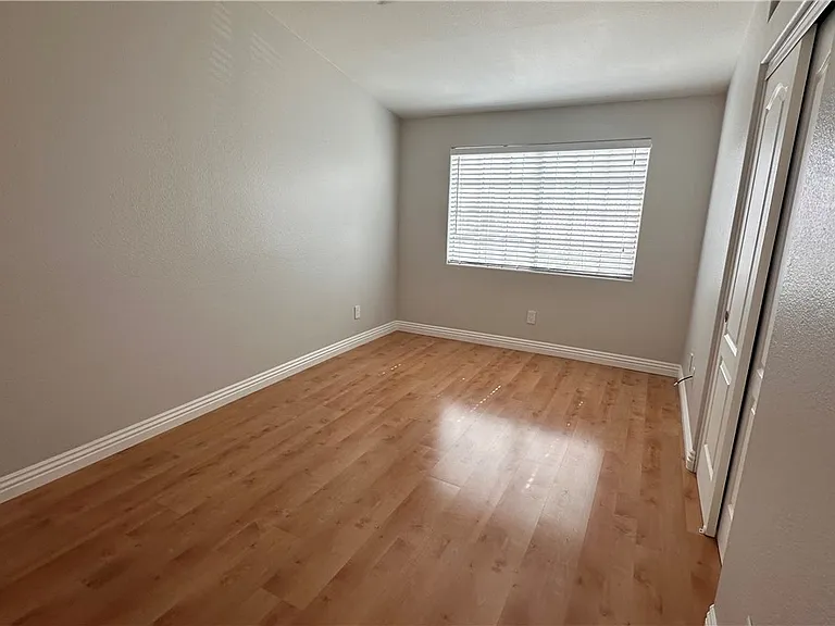 5268 Island Chain Rd — Photo 34