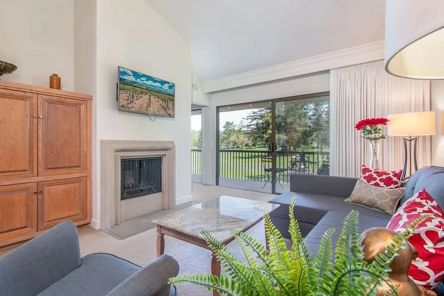 2 bed, 2.0 bath, 1076 sqft, $11,144 — Photo 4