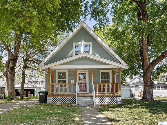 2nd image of 2862 Crown Point Ave