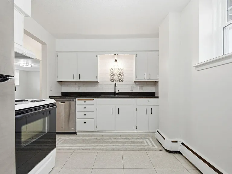 1439 McAfee St #1 — Photo 8