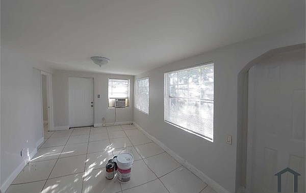 1st image of 204 NW 28th Ave #B