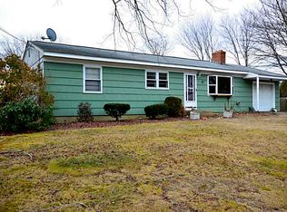 69 Lawnwood Rd, North Kingstown, RI 02852
