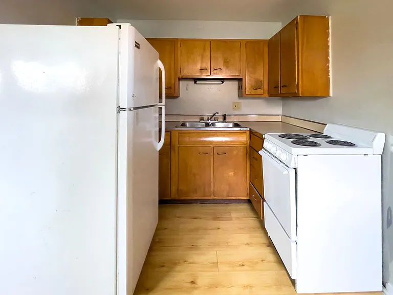 Spacious Apartments in the Heart of the Village — Photo 7