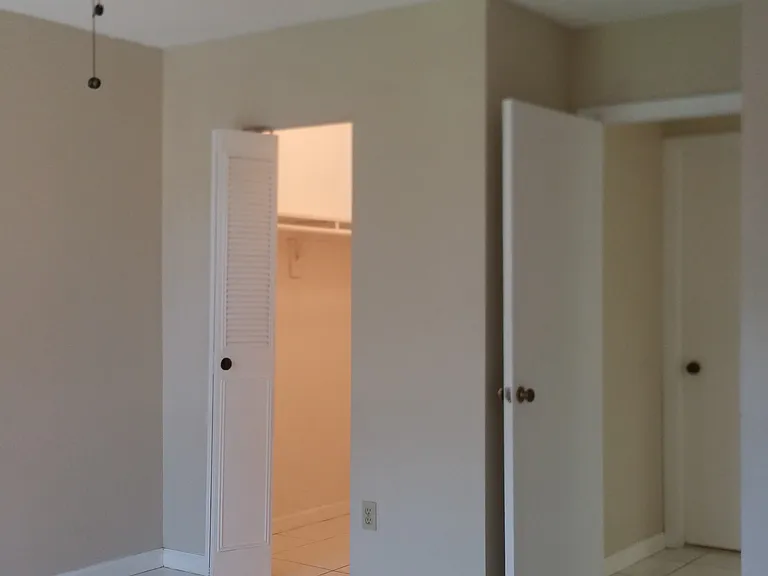 10786 N Kendall Dr #D14 — Photo 25