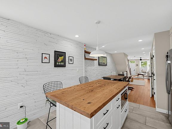 5th image of 1822 Belt St