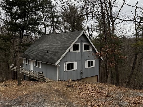 149 Hemlock Ln