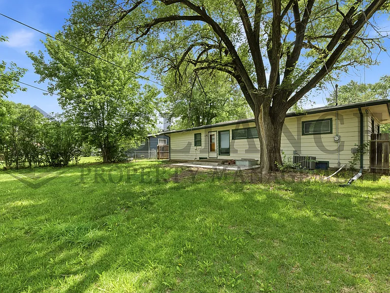 1415 N Prairie Ln — Photo 7