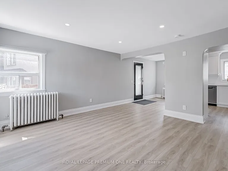 79 25th St #2 — Photo 13
