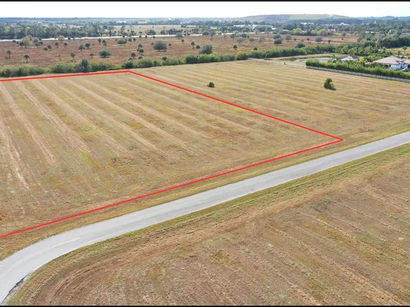 7205 6th St SW, Vero Beach, FL 32968