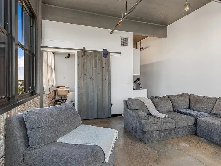 Reach Lofts — Photo 25