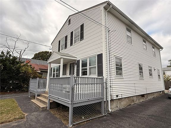 3rd image of 123 Pleasant St