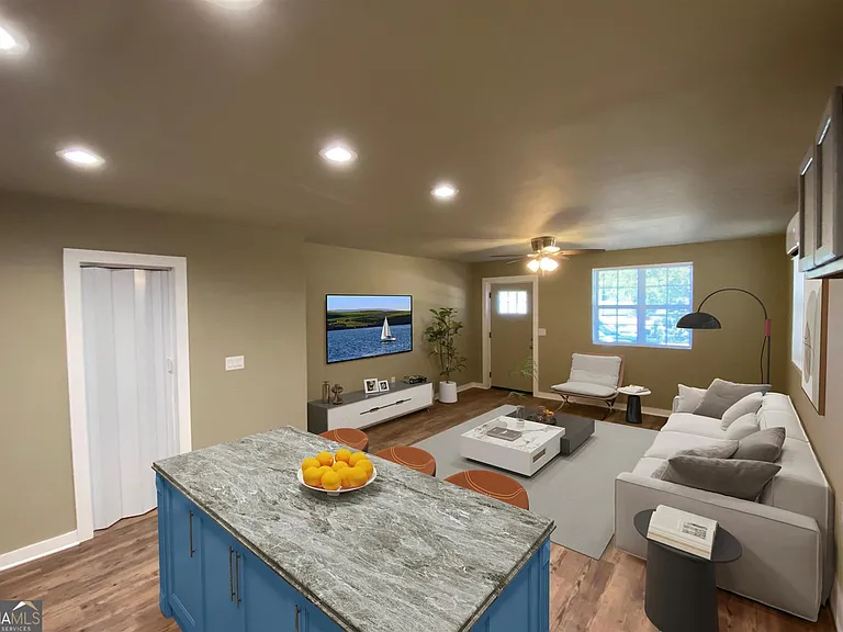 206 Sorrells St #A — Photo 6
