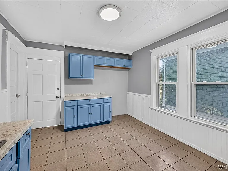 563 Humboldt Pkwy #UPPER — Photo 32