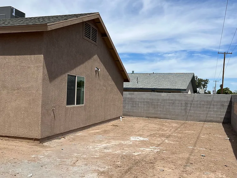 2603 S 18th Dr — Photo 10