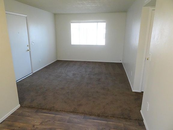 3rd image of 2014 N Hunt Cir APT 203