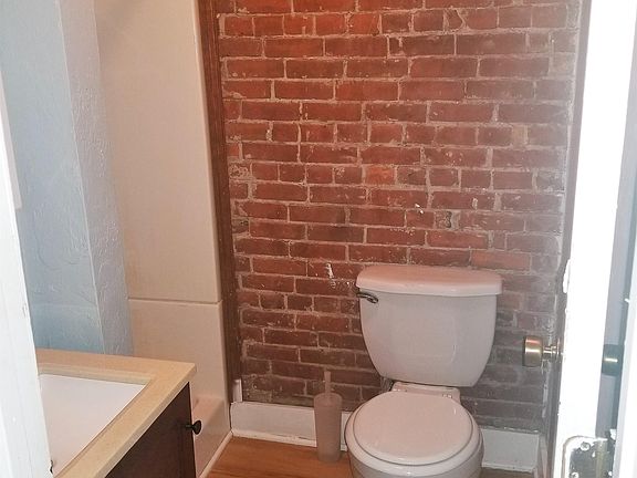3rd image of 260 Washington St APT 10