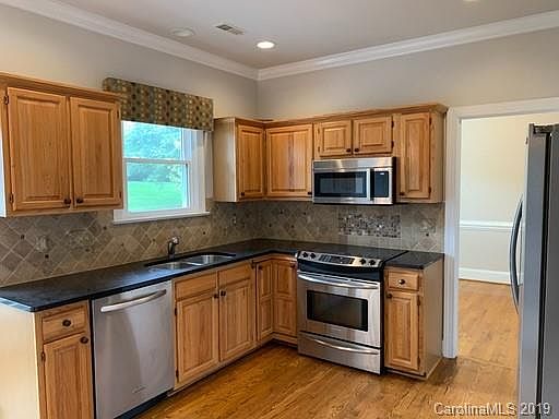 5th image of 7602 Cashel Ct