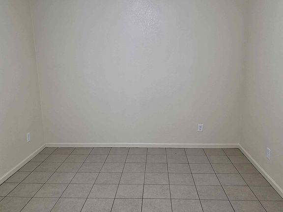 3rd image of 4-9-236 E Fredricks St #4