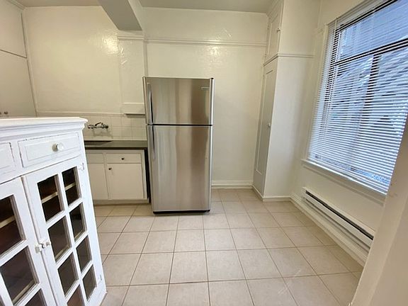 4th image of 2190 Bay St APT 101