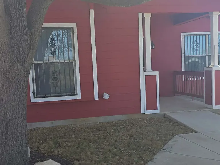 602 Chihuahua St — Photo 15