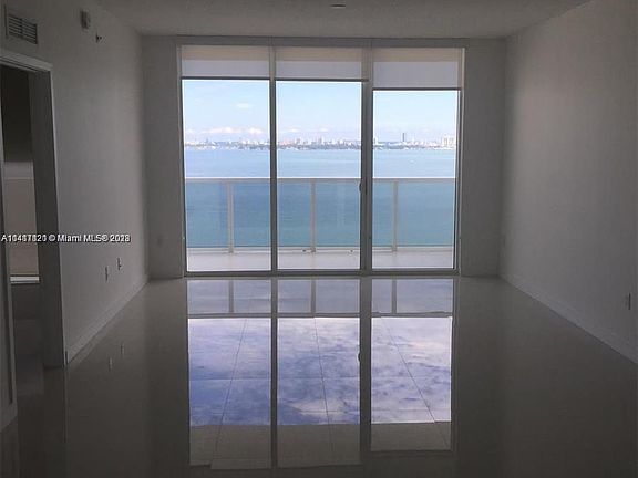 3rd image of 600 NE 27th St APT 2102
