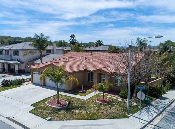 3rd image of 1691 E Beringer Dr