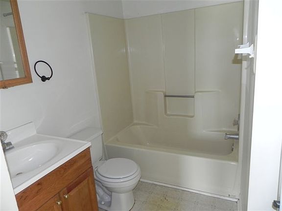 5th image of 102 E Bowen St
