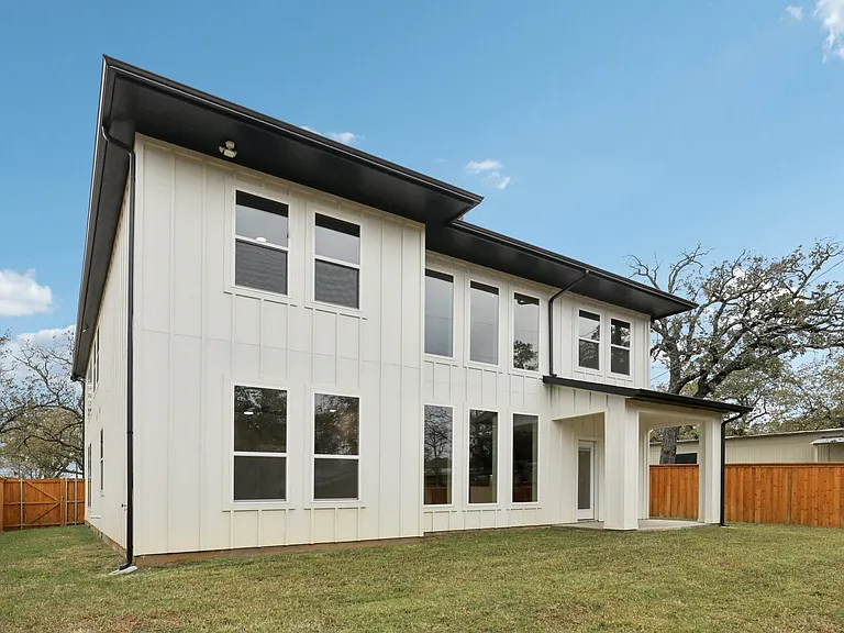 1713 Highland Dr W — Photo 39