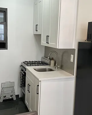 Rented by Taylor Made Brokerage, Inc | media 6