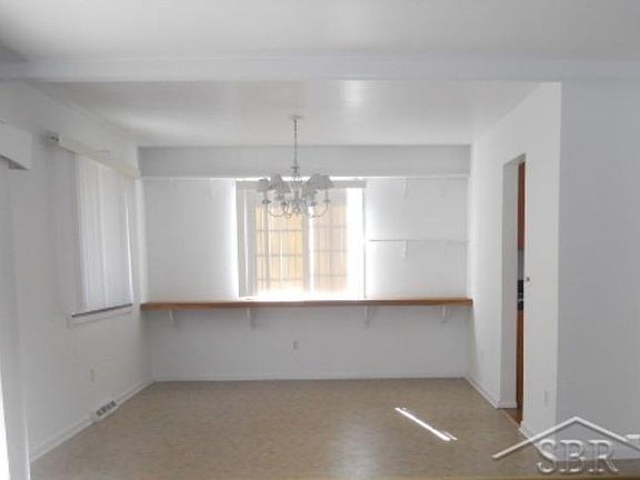 3rd image of 4161 Emerald Dr