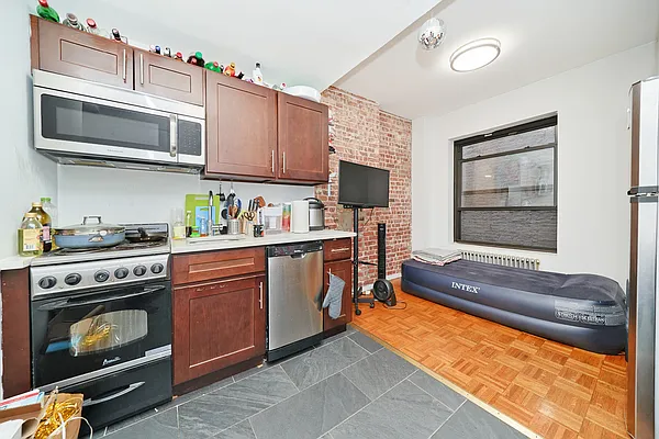 Rented by Living New York | media 13