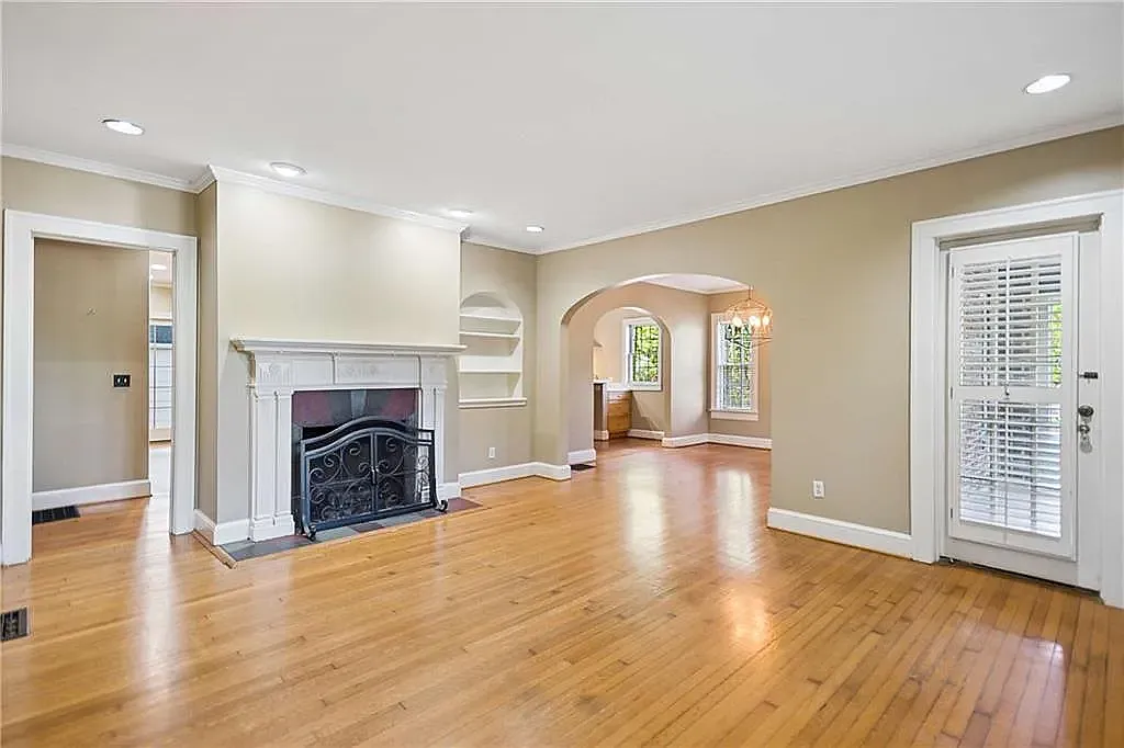 2 bed, 1614 sqft, $3,950 — Photo 2