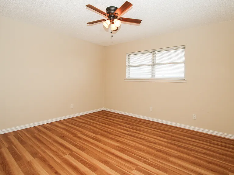 5301 Wooten Dr — Photo 9