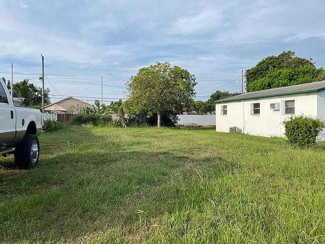 1st image of 1381 W 30TH Street
