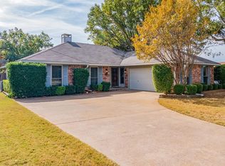 506 Morningside Dr, Euless, TX 76040