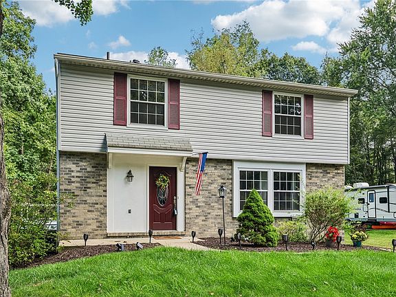 2nd image of 158 Squirrel Hollow Rd
