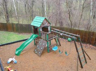 5935 NW Bell Rd, Parkville, MO 64152