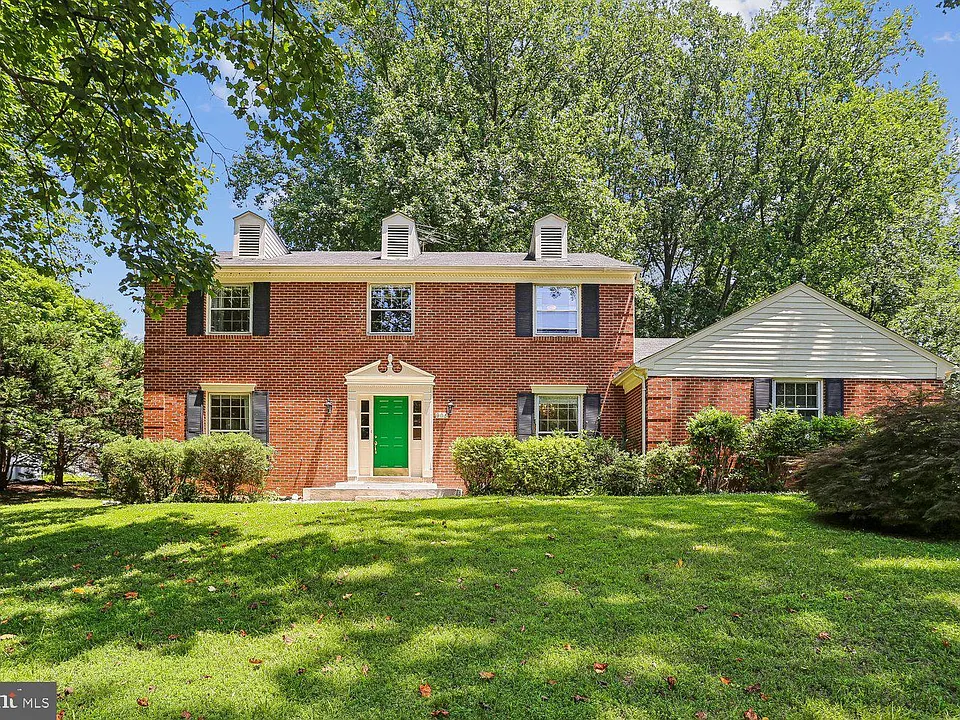 903 Ridge Dr