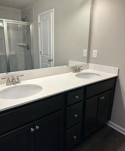 Double vanity in master bathroom