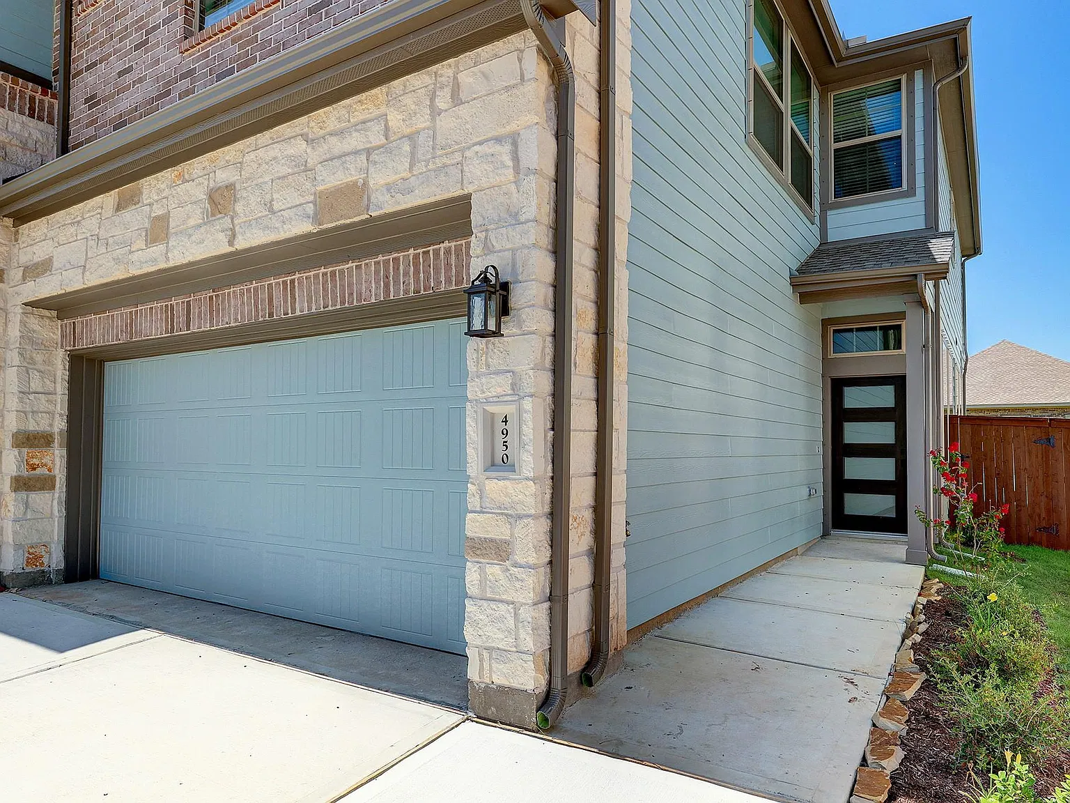 3 bed, 2.5 bath, 1772 sqft, $2,400 — Photo 3