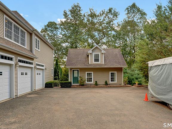 4th image of 4 Bishop Road